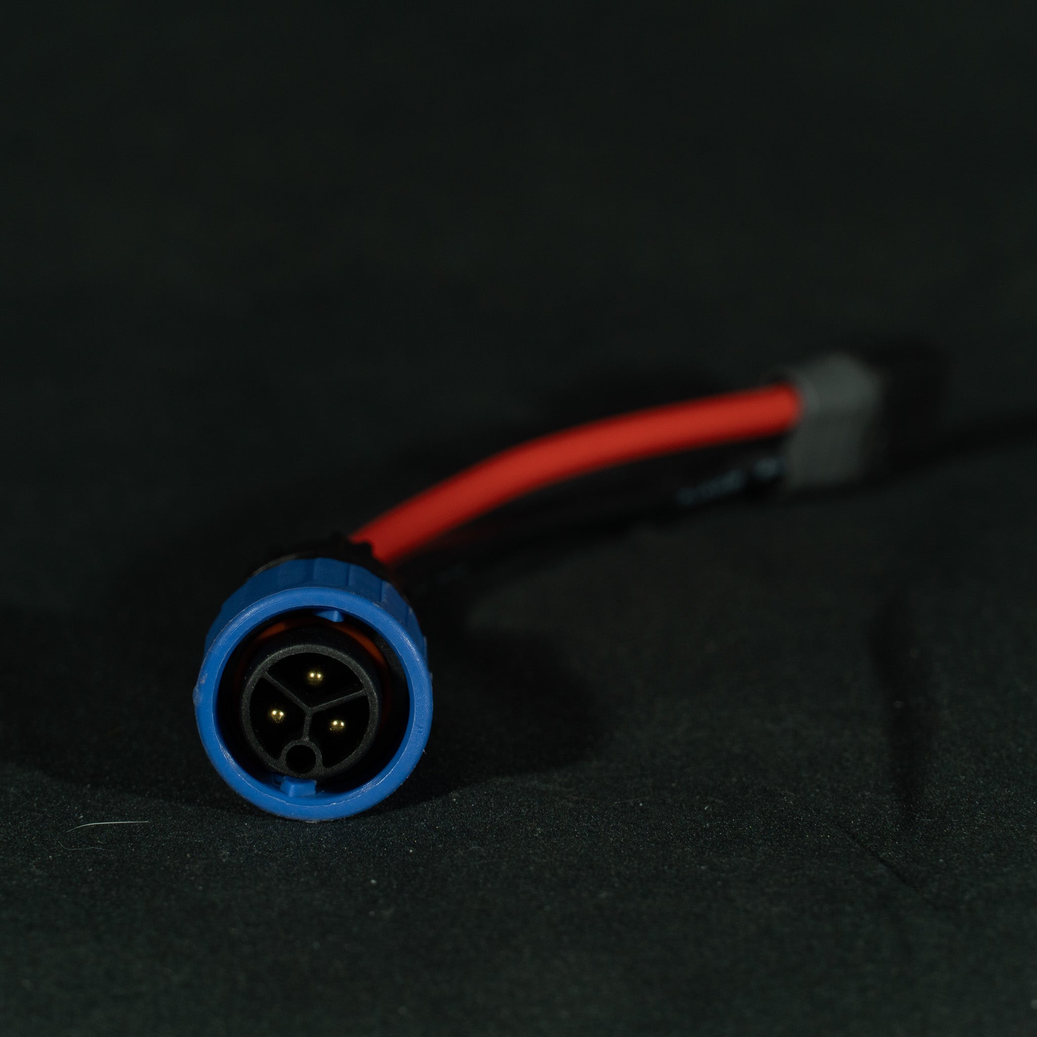 Chogori Male to XT-60 Female Adapter – ChiBatterySystems